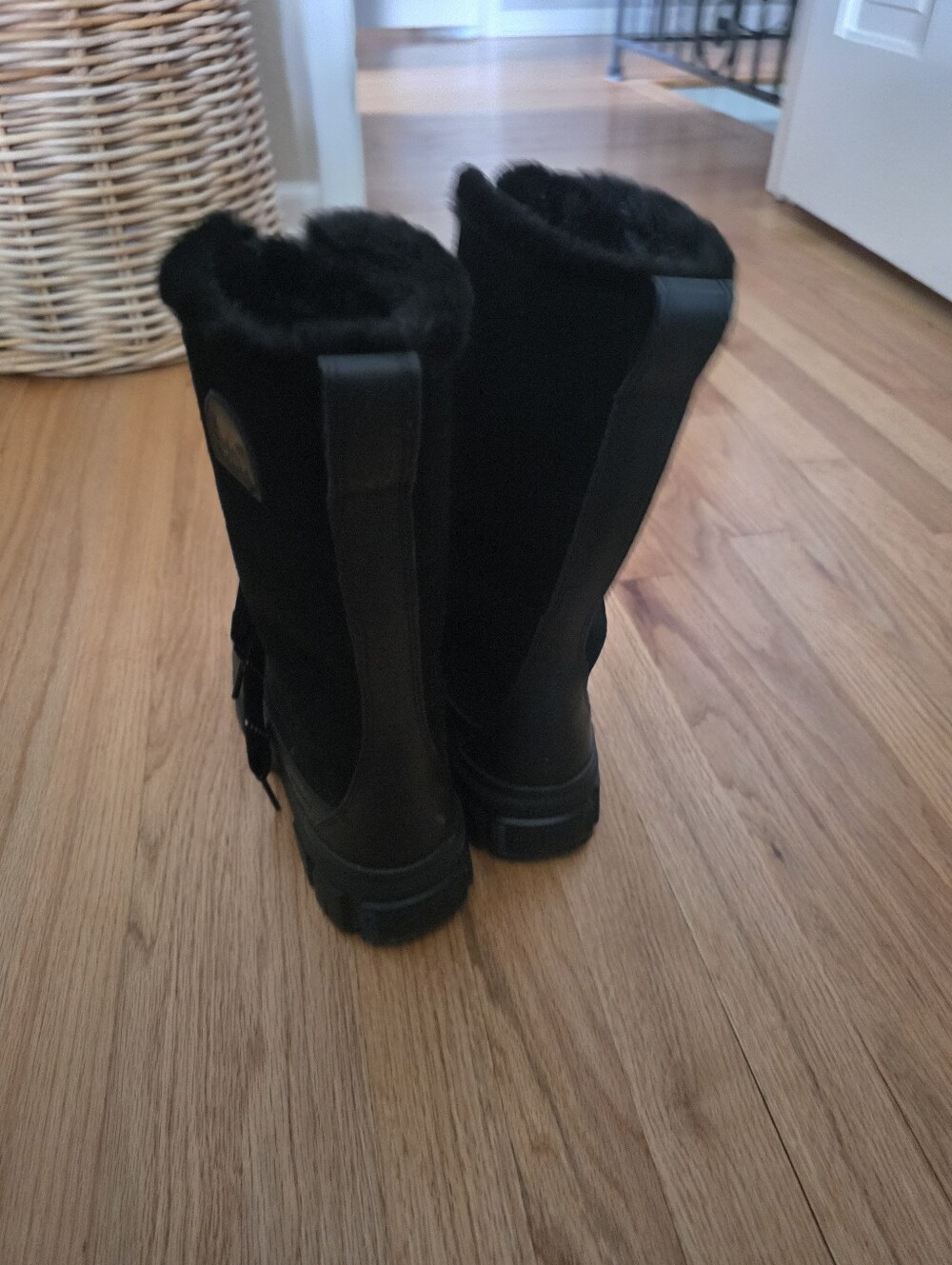 Women's Sorely Black Insulated Winter Lace-Up Boots - Picture 5 of 6